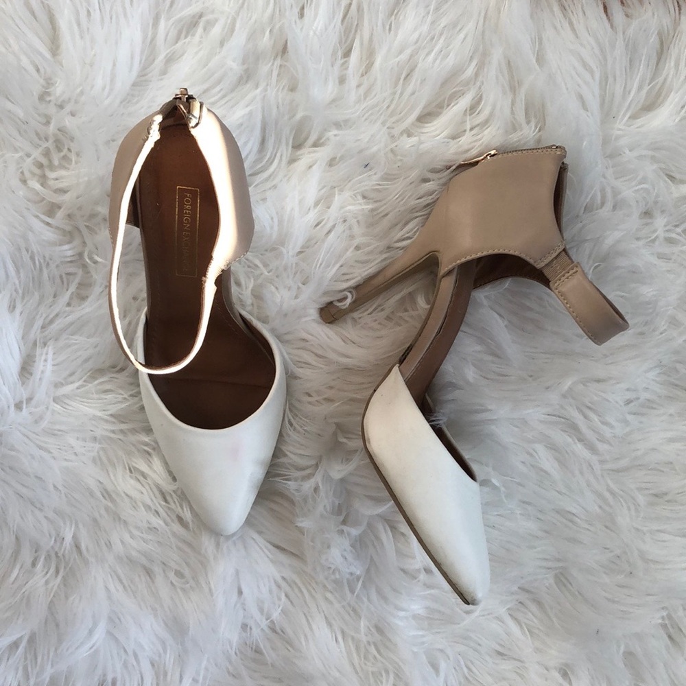 Foreign exchange high heels beige and white!
